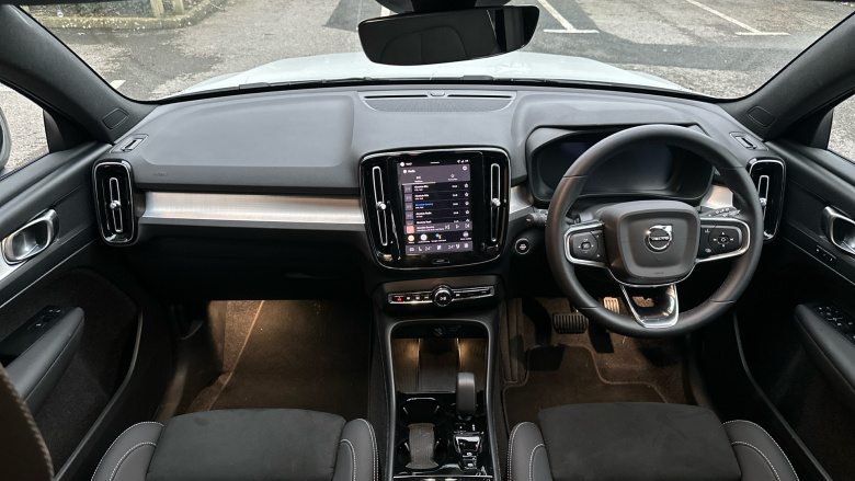 Volvo XC40 2.0 B3P Plus Black Edition 5dr Auto Petrol Estate